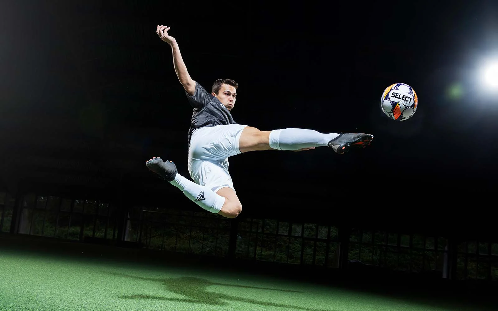 而英超前四 而英超前四