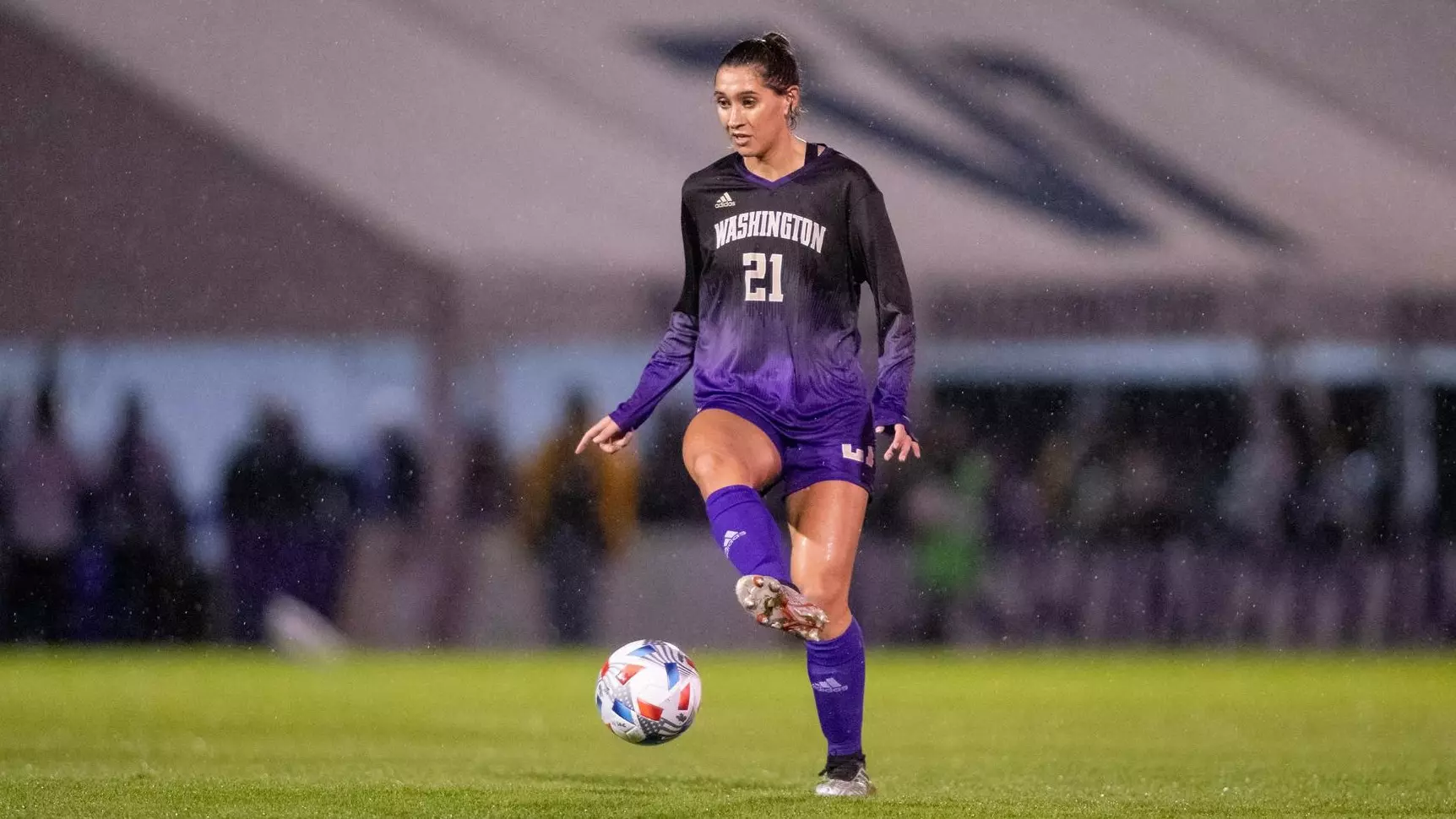 球迷已翹首 球迷已翹首